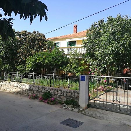 Apartmani Milka Pakoštane Екстериор снимка