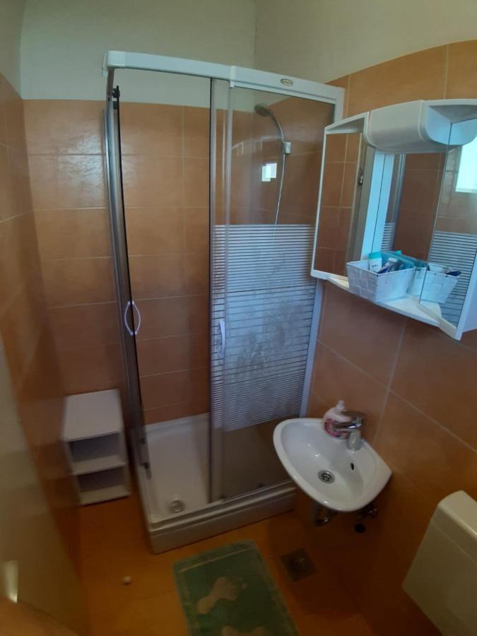 Apartmani Milka Pakoštane Екстериор снимка